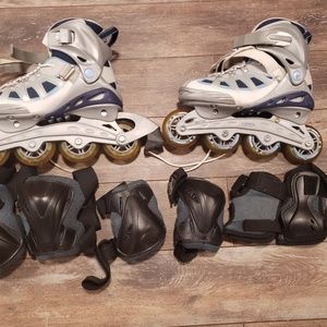 Roller blades with accessories